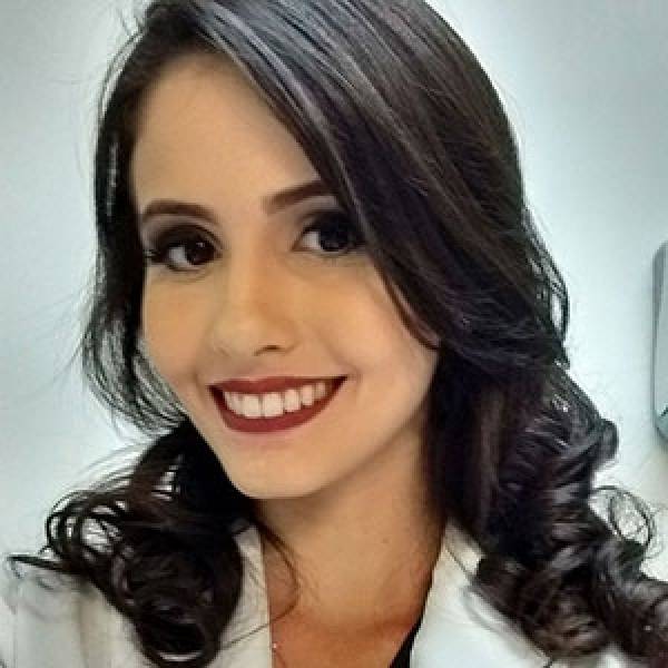 Caroline Andrade